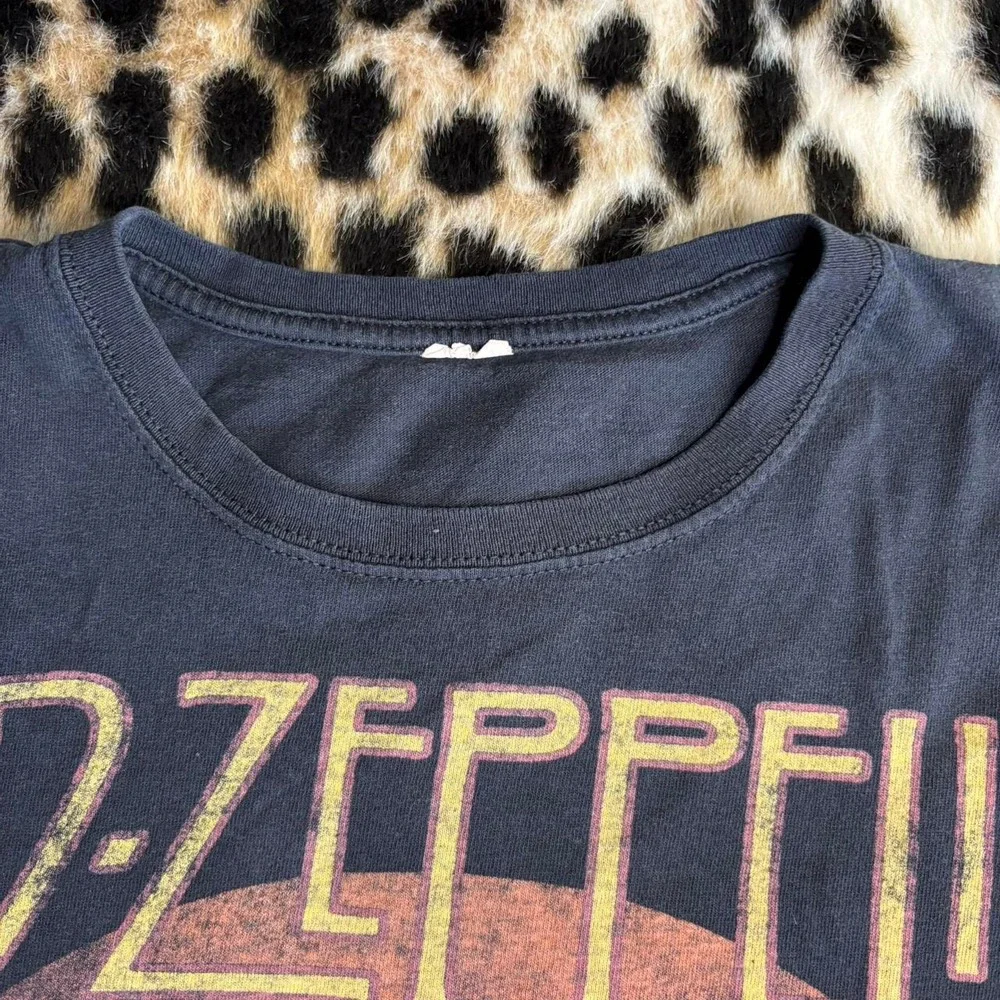 Vintage Led Zeppelin U.S. Tour 1975 Graphic Tee - Picture 3 of 5